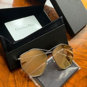 DIOR
Stellaire 4 Sunglasses Authentic